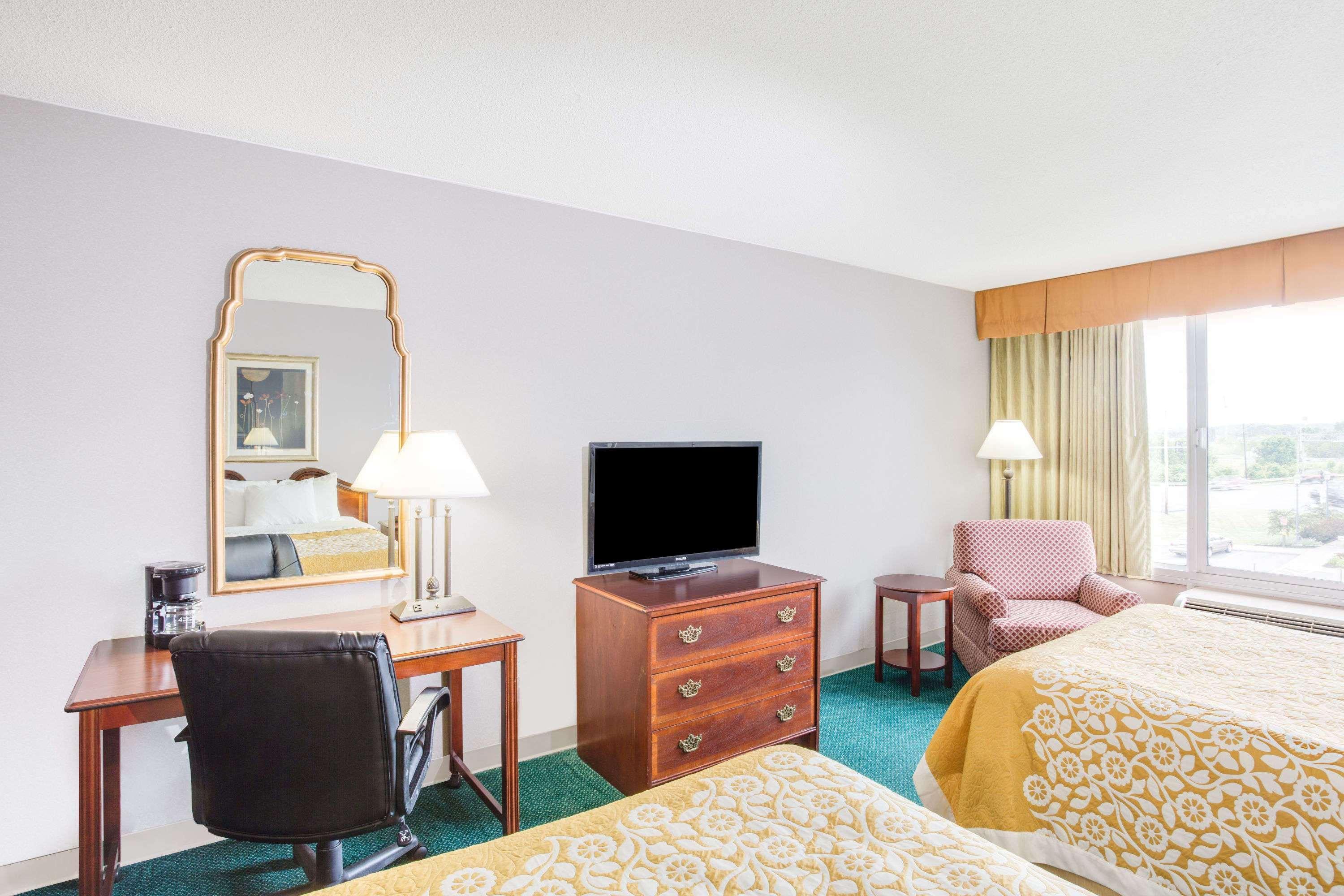 Days Inn By Wyndham Cambridge Eksteriør bilde