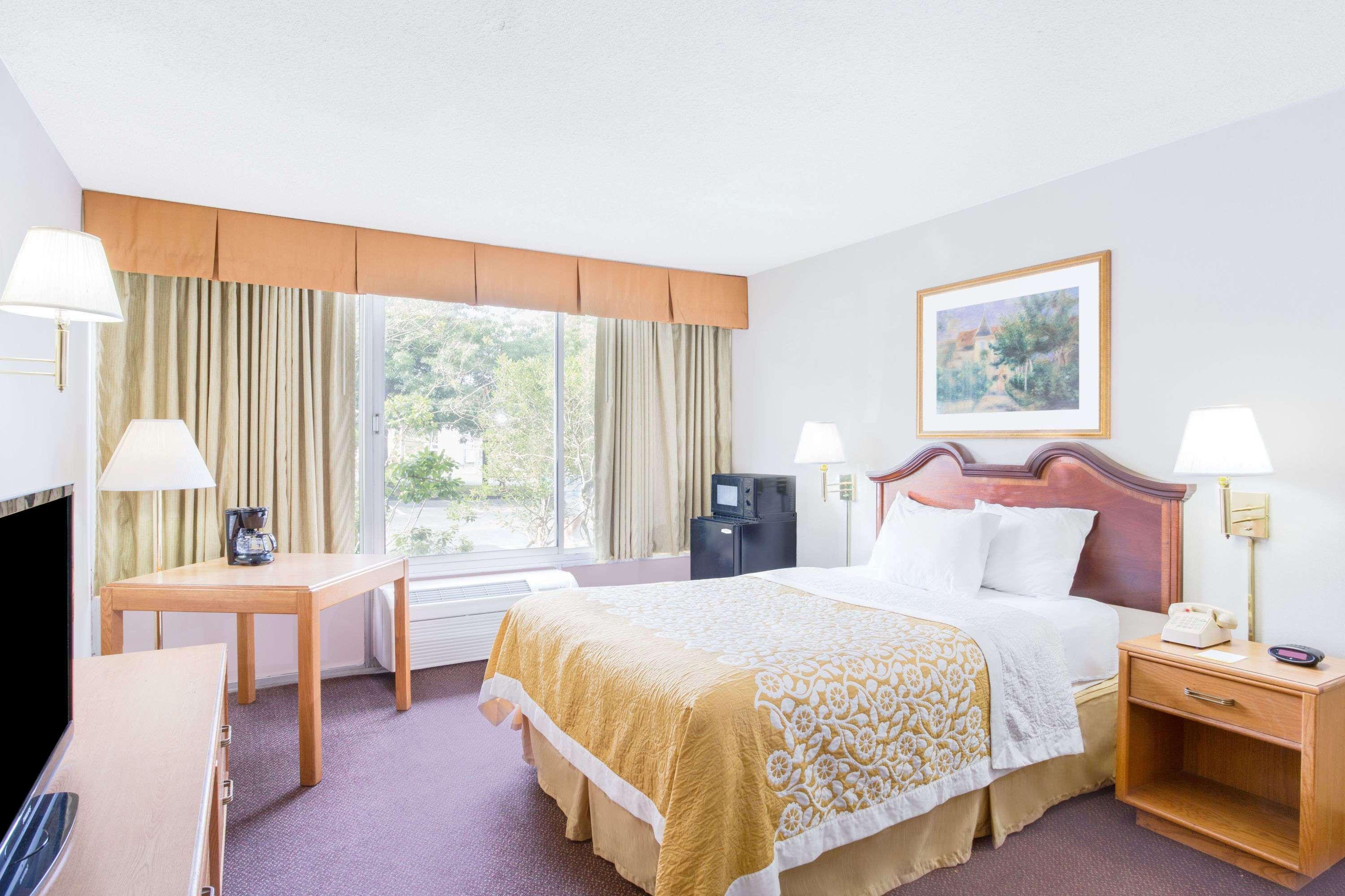 Days Inn By Wyndham Cambridge Eksteriør bilde